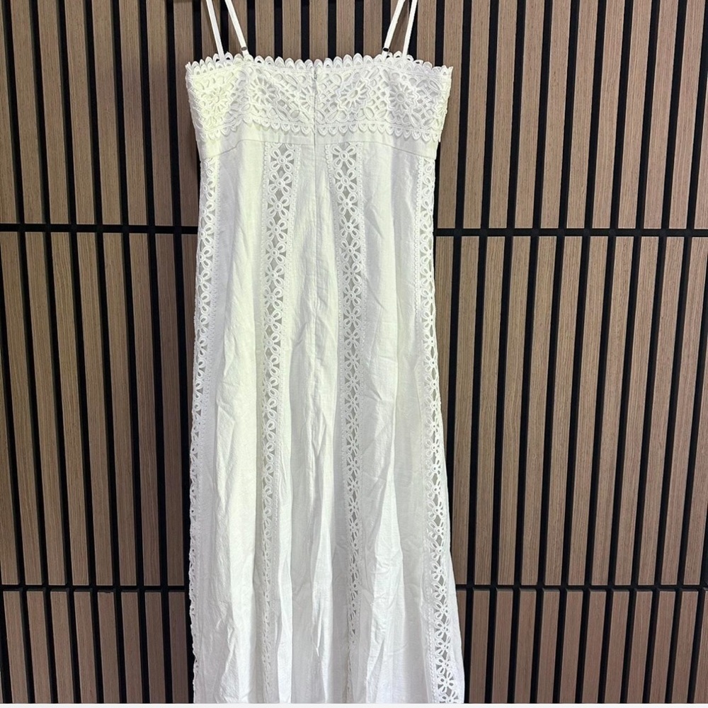 Elegant White Lace Dress - Picture 7 of 7